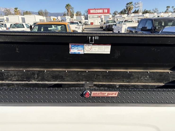 2018-chevrolet-1500-image-24