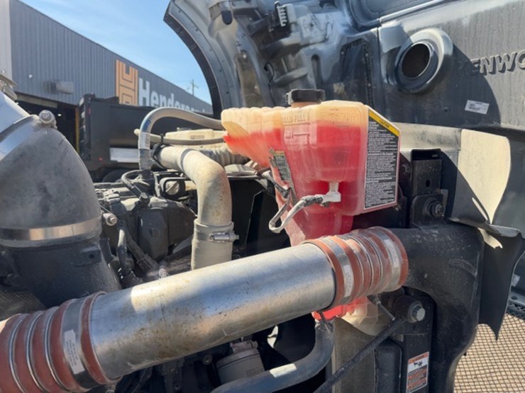 2024-kenworth-t880-image-75