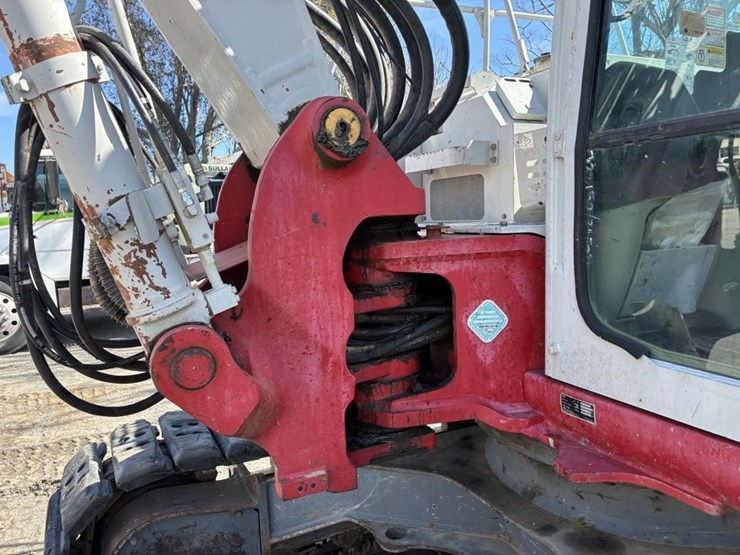 2017-takeuchi-tb2150-image-11