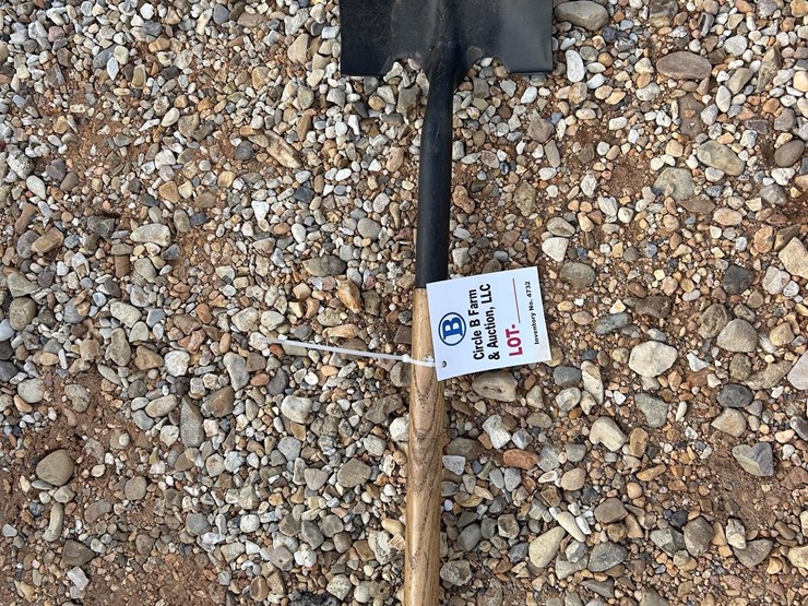 new-square-shovel-image-1