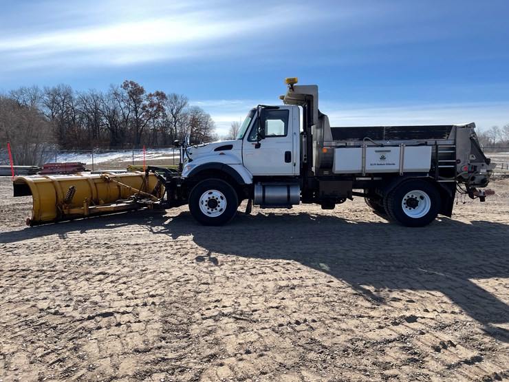 #1016-•-2007-international-plow-truck-(has-mn-title)-image-4