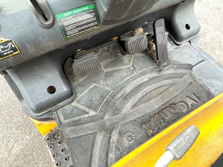 2019-hyundai-25lc-7a-image-29