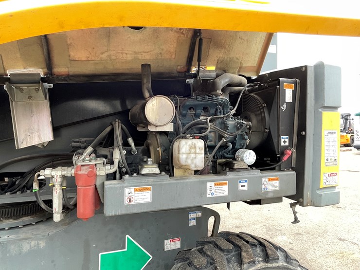 #152-•-2015-haulotte-ht61rt-4x4-telescopic-boom-lift-image-46