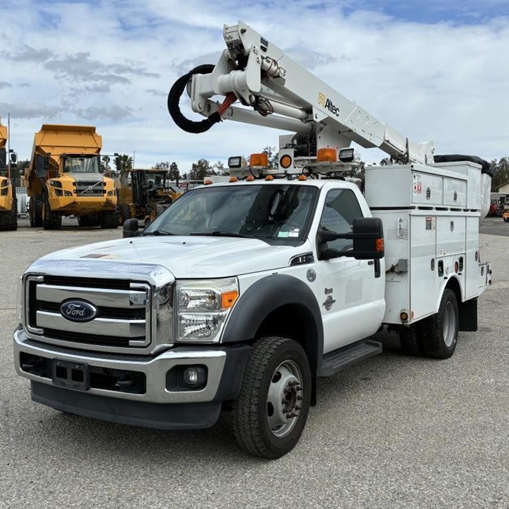 2015 FORD F550
