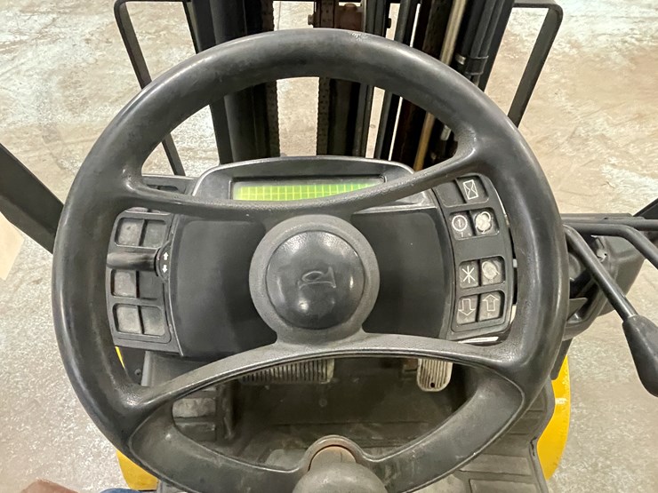 #176-•-2011-yale-propane-forklift-image-46