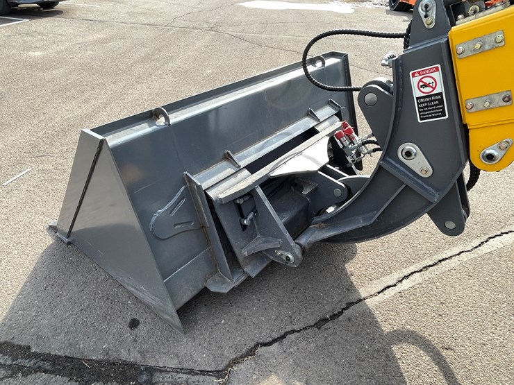 #114-•-new-magnum-3300p-telescoping-wheel-loader-image-10