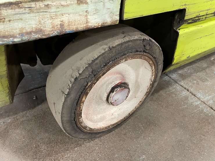 #172-•-clark-gcs25-propane-forklift-image-29