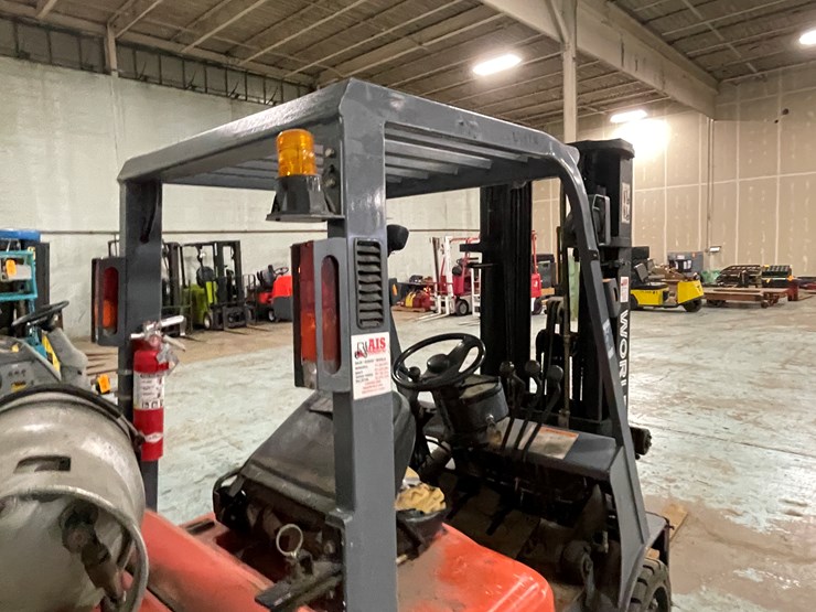 #170-•-world-lift-254-propane-forklift-image-18