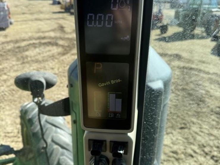 john-deere-8320r-image-18