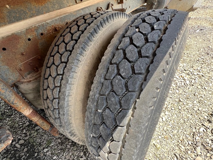 1996-international-a-image-13