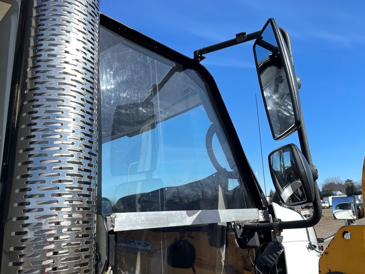 #1016-•-2007-international-plow-truck-(has-mn-title)-image-44