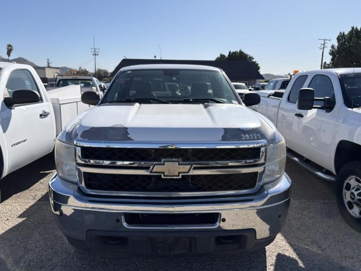 2011-chevrolet-2500-image-5