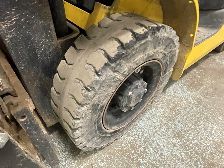 #168-•-2015-komatsu-25-propane-forklift-image-15