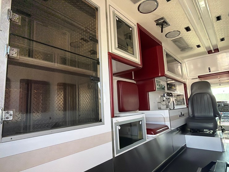 2018-ford-e450-image-12