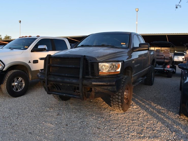 2006-dodge-2500-image-1