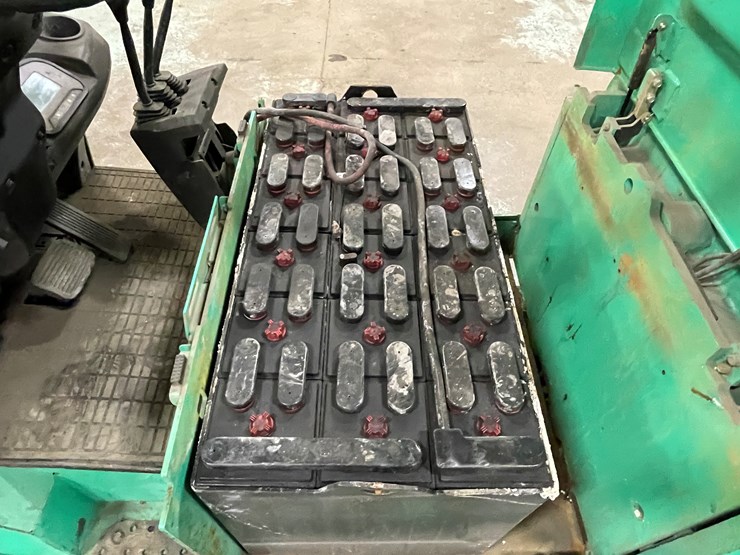 #166-•-2014-mitsubishi-electric-forklift-image-32