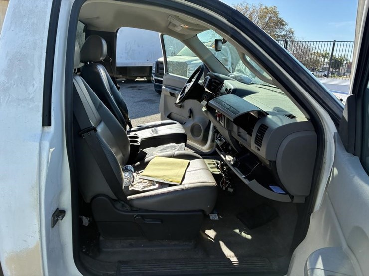 2008-chevrolet-2500-image-9