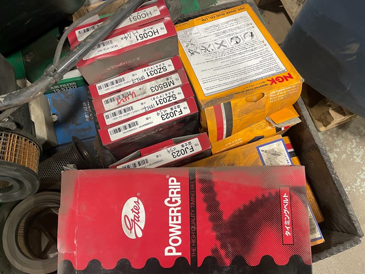 #7665-•-assorted-automotive-repair-parts-image-7