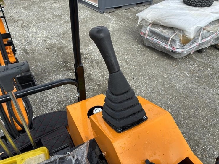 2026-vicsec-v15-hydraulic-excavator-image-17