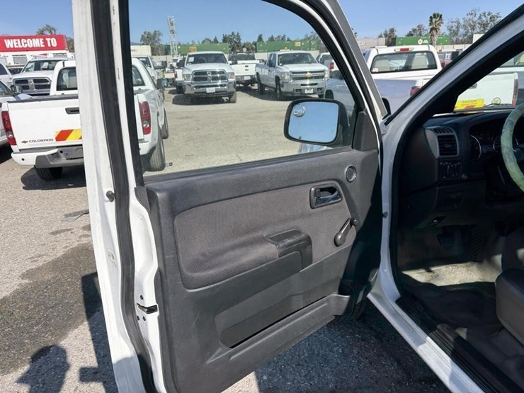 2011-chevrolet-colorado-image-10