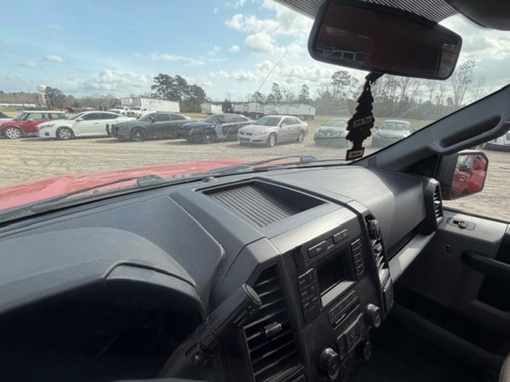 2016-ford-f150-xl-image-32