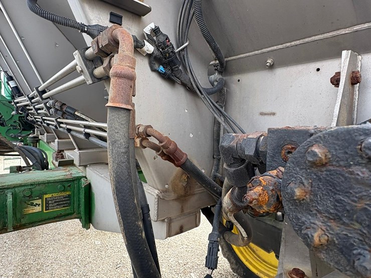 2019-john-deere-r-image-35