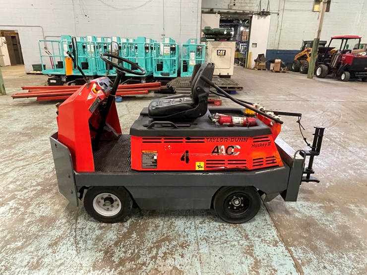 #190-•-2017-taylor-dunn-huskey-ii-electric-warehouse-vehicle-image-8