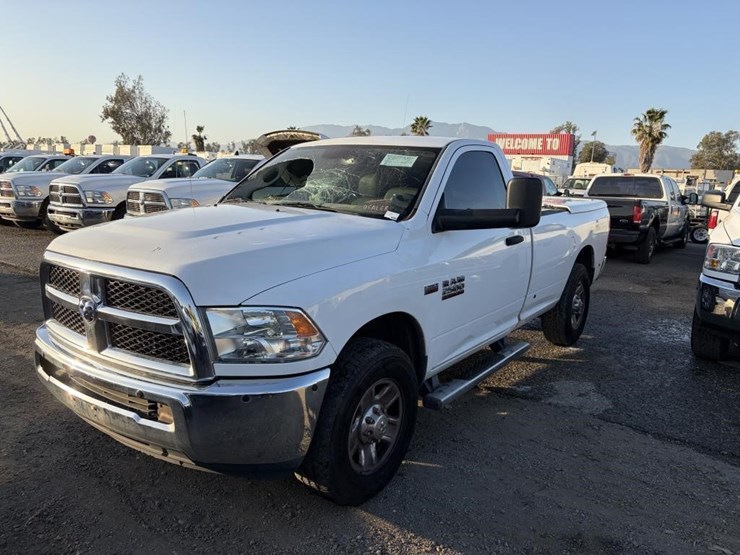 2016-dodge-2500-image-1