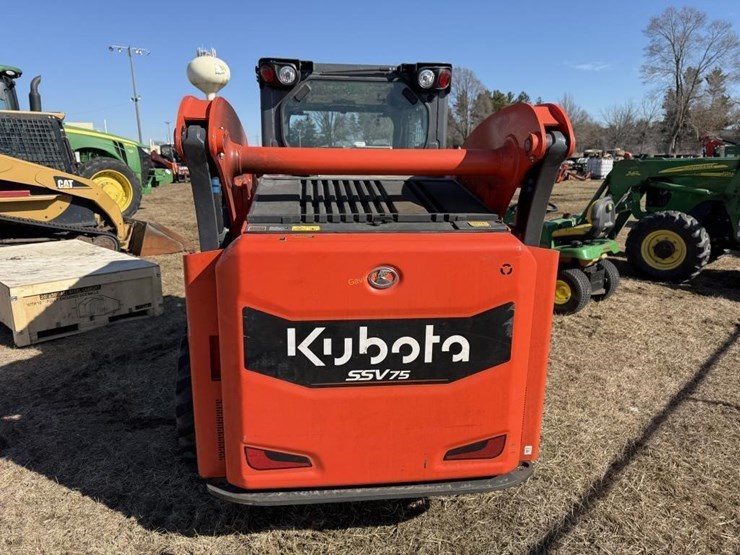 2023-kubota-ssv75-image-4