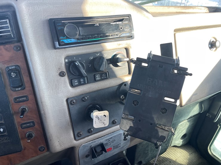 #1459-•-2008-peterbilt-pb335-hook-truck-(has-mn-title)-image-38