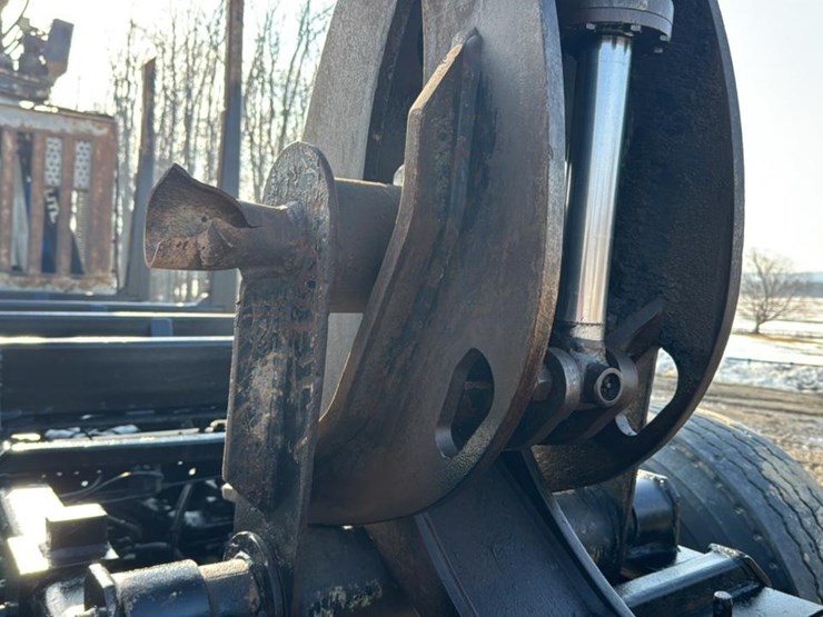 #119-•-2018-kenworth-log-truck-image-19