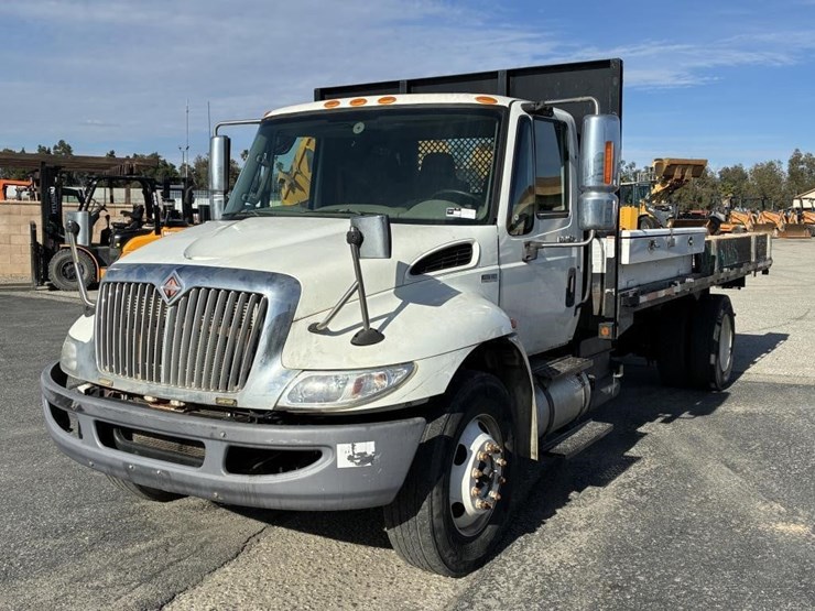 2012-international-durastar-4300-image-1