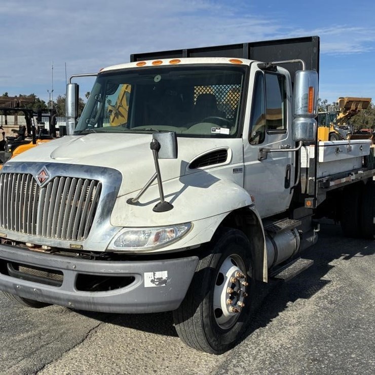 2012 INTERNATIONAL DURASTAR 4300