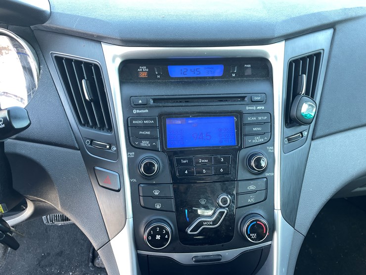 #1519-•-2013-honda-sonata-(has-mn-prior-salvage-title)-image-25