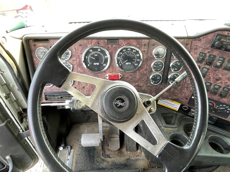 2000-international-9900-image-79