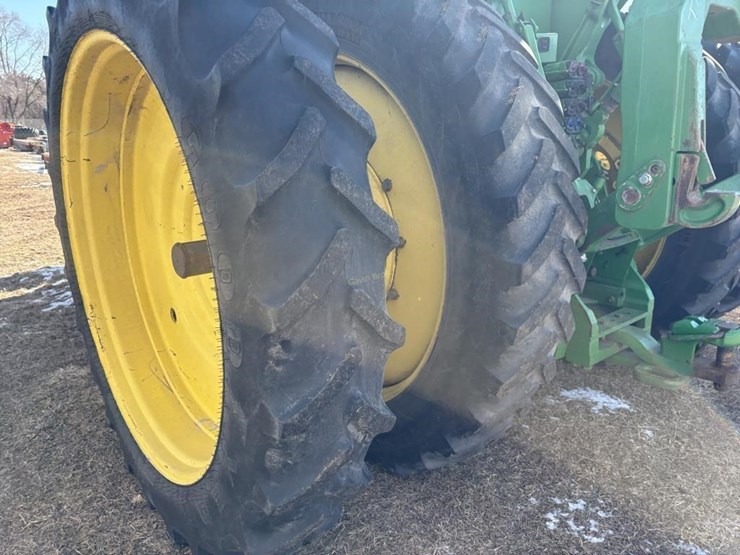 john-deere-8310r-image-9