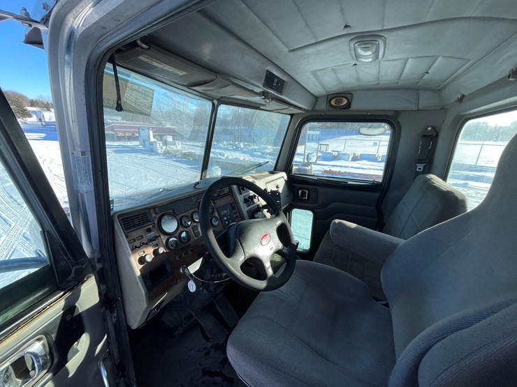 #1459-•-2008-peterbilt-pb335-hook-truck-(has-mn-title)-image-29