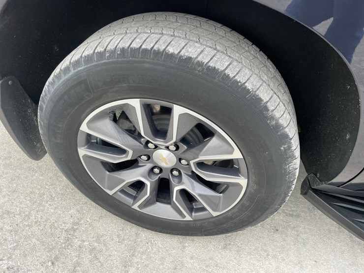 2023-chevrolet-tahoe-image-36