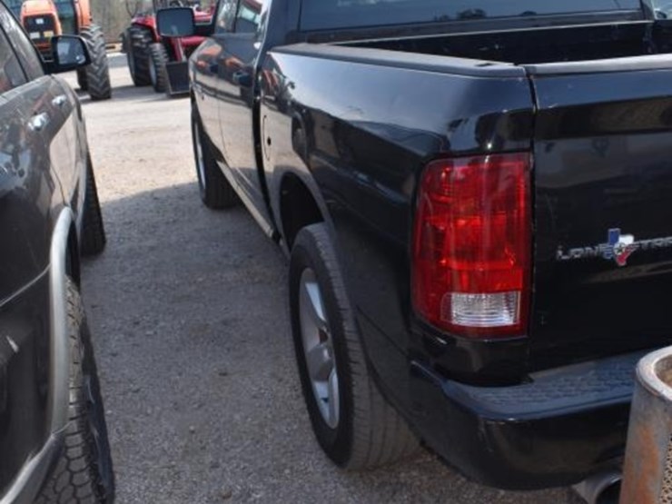 2014-dodge-1500-image-8