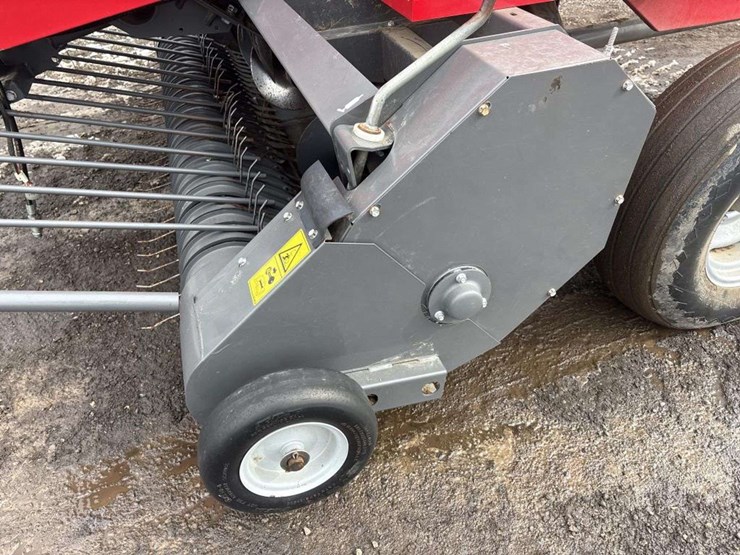 massey-ferguson-1838-image-9