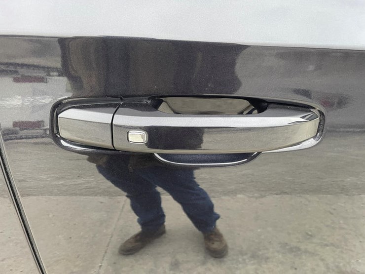 2023-chevrolet-tahoe-image-20