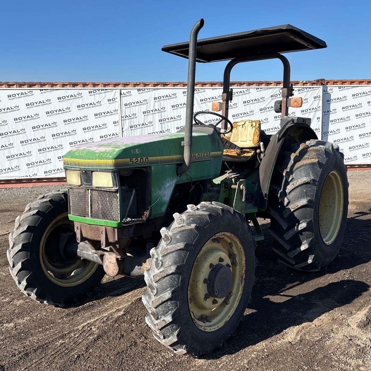 1995 JOHN DEERE 5200