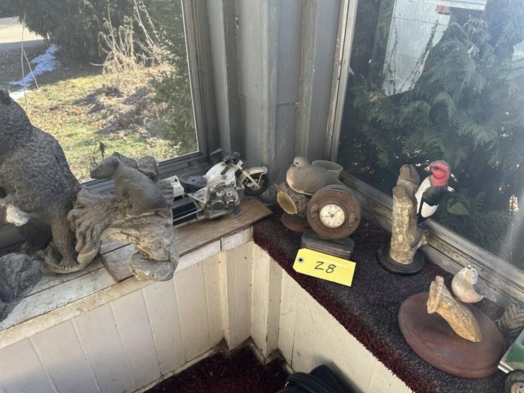 outdoor-yard-ornaments-&-displays-image-3