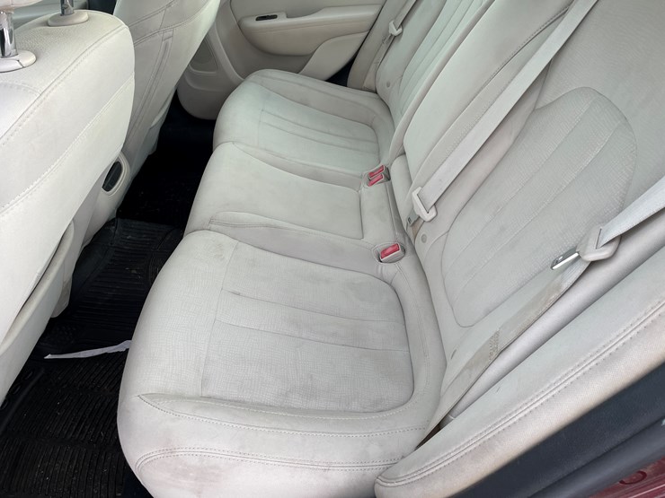 #1524-•-2016-chrysler-200-(has-mn-title)-image-19