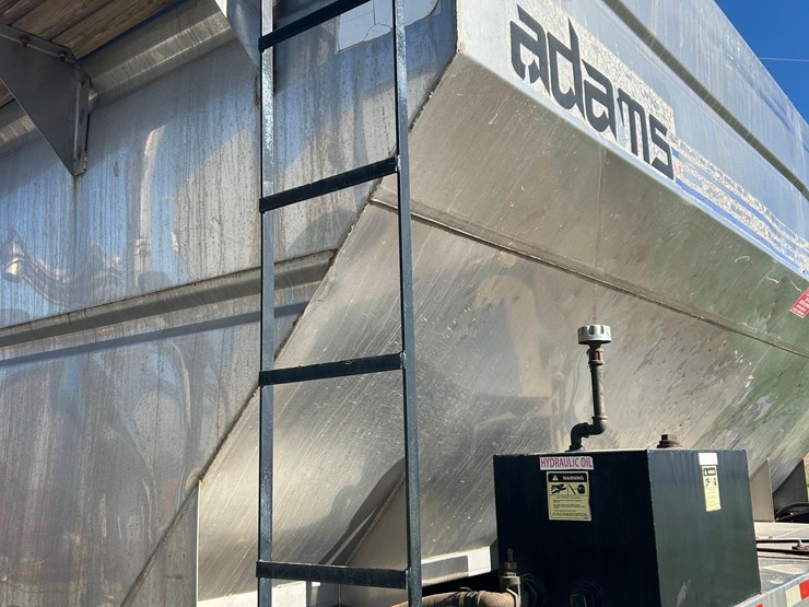 2012-mack-tender-truck-w/adams-rear-discharge-bed-auger-image-52