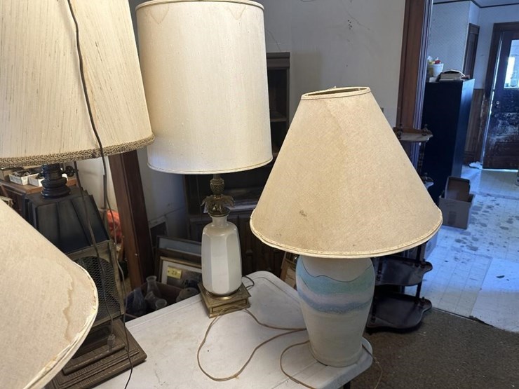 misc.-table-lamps-image-3