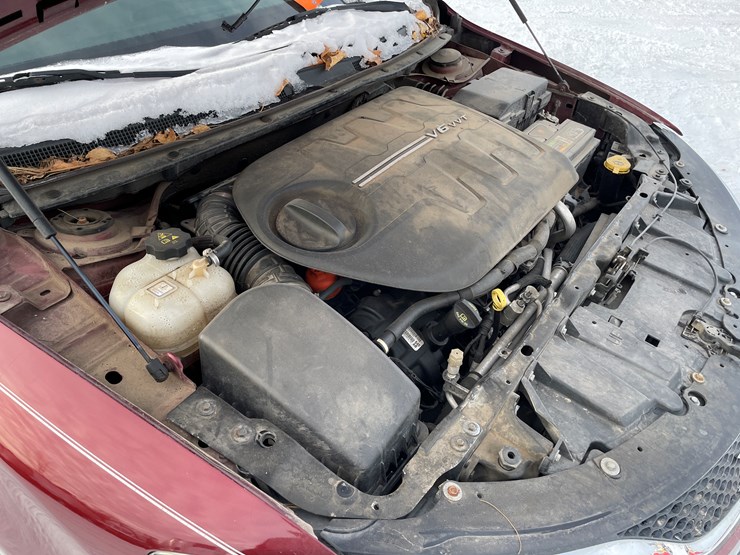 #1524-•-2016-chrysler-200-(has-mn-title)-image-9