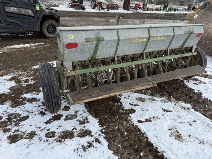 john-deere-8-image-2