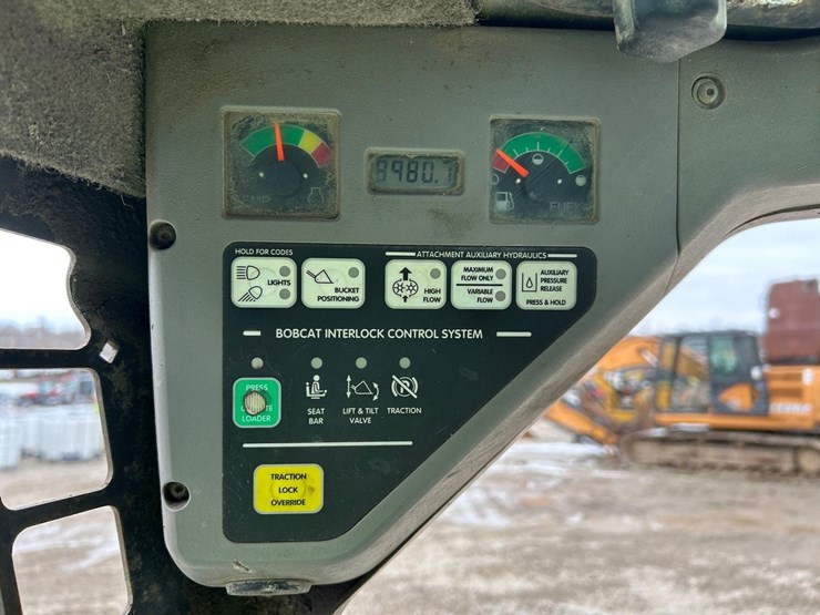 bobcat-s300-image-23