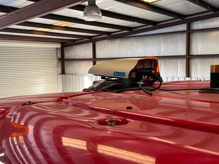 2022-white-251-image-14